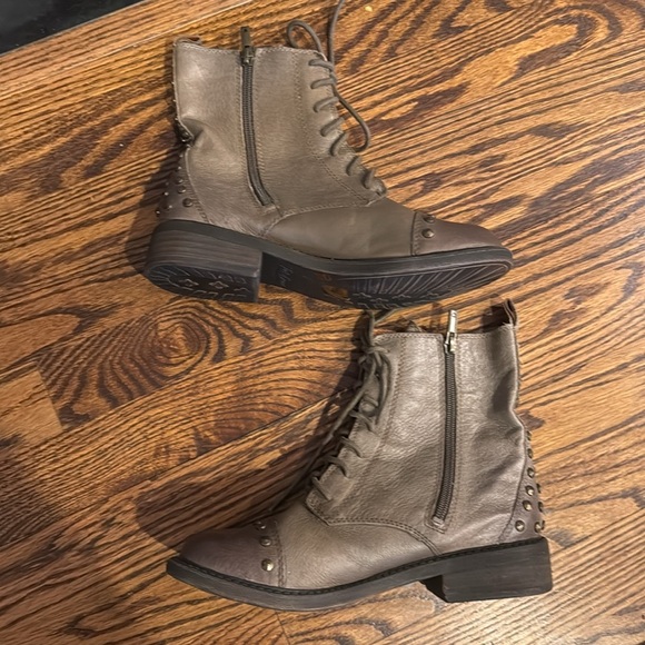 Lucky Brand Women’s 7M Brown Leather Studded 6" Shaft Combat Ankle Boot Zipper - Picture 3 of 7